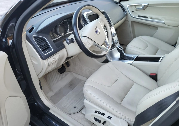 Volvo XC 60 cena 59000 przebieg: 350000, rok produkcji 2017 z Halinów małe 121